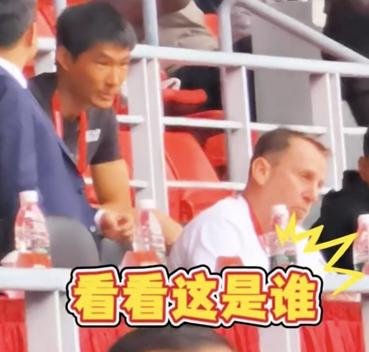 久爾杰維奇現(xiàn)身鹽城，現(xiàn)場觀看中國U22國足vs韓國