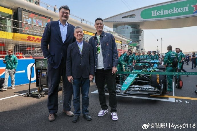 聯(lián)動(dòng)F1！翟曉川曬與姚明、阿隆索、范志毅、周冠宇等的合照