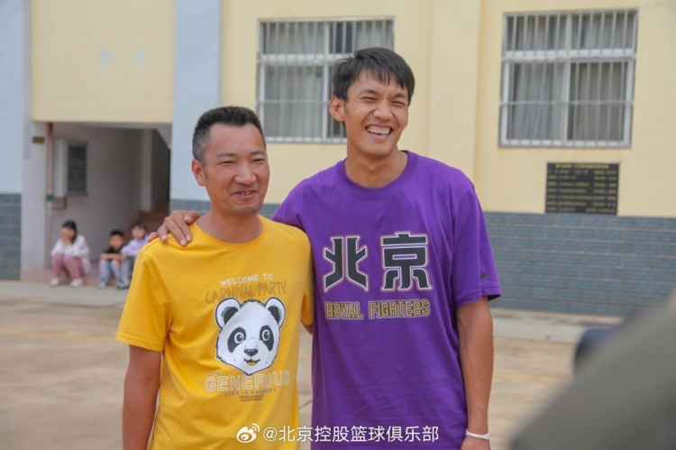 那一封信的故事還在延續(xù) 矣進(jìn)宏母校的師生們來(lái)到北京了！