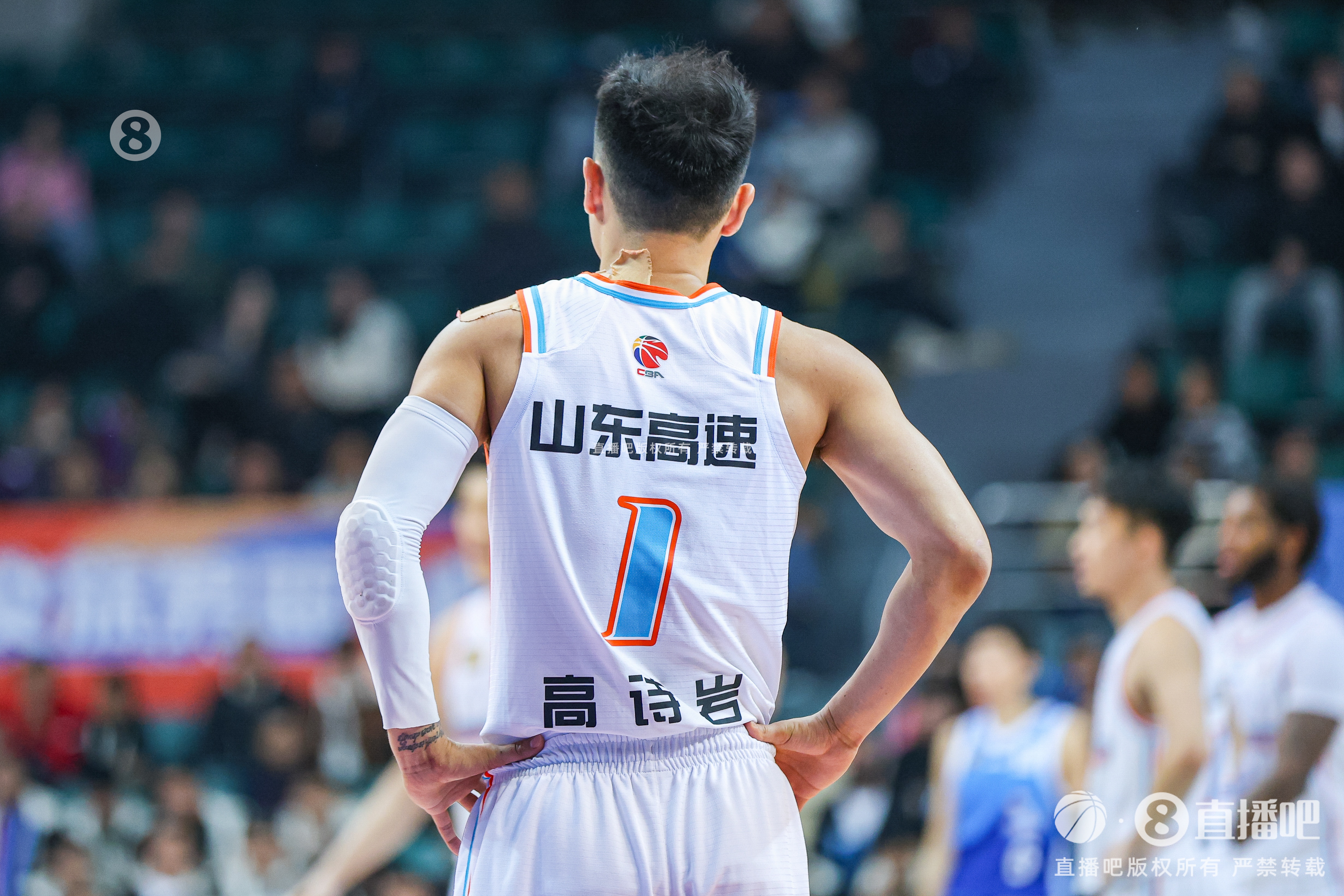 慢熱！首節(jié)山東落后四川1分 全隊首發(fā)5人單節(jié)合計僅拿到3分