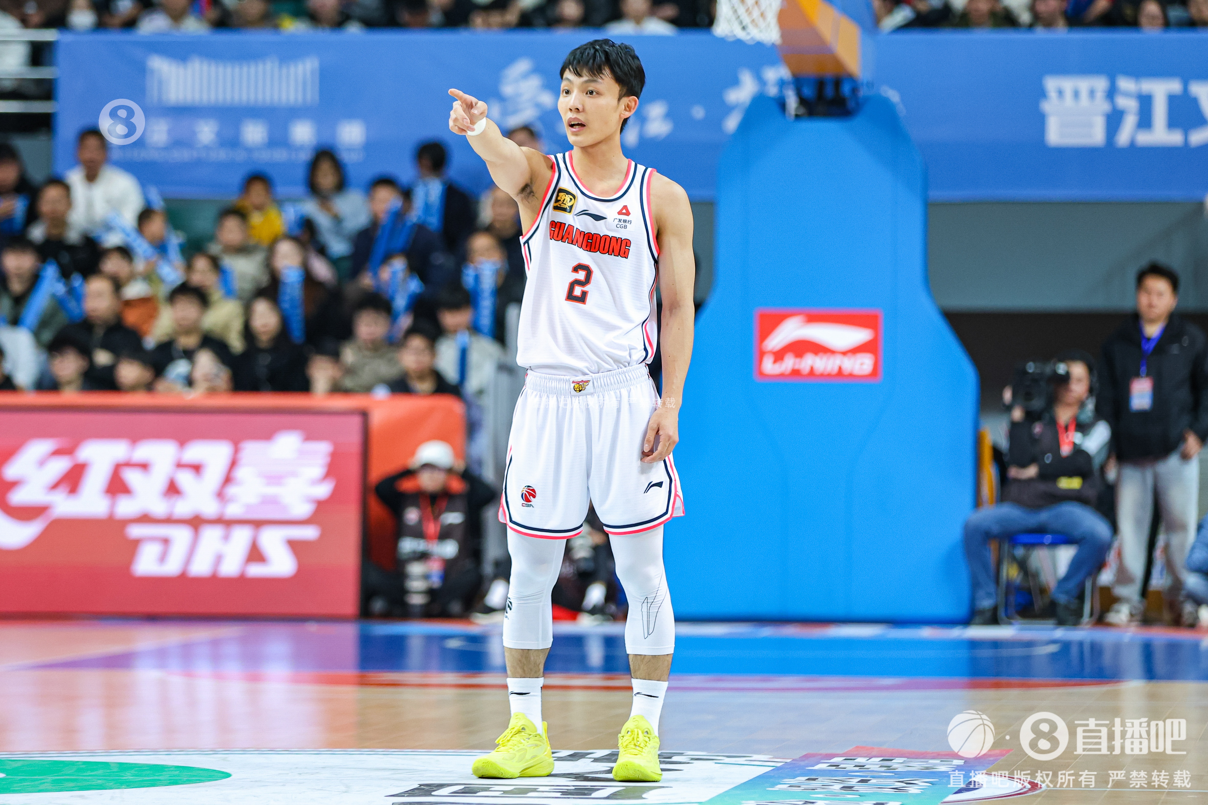 手熱！徐杰打滿首節(jié)5中4拿到10分2助 正負(fù)值+17