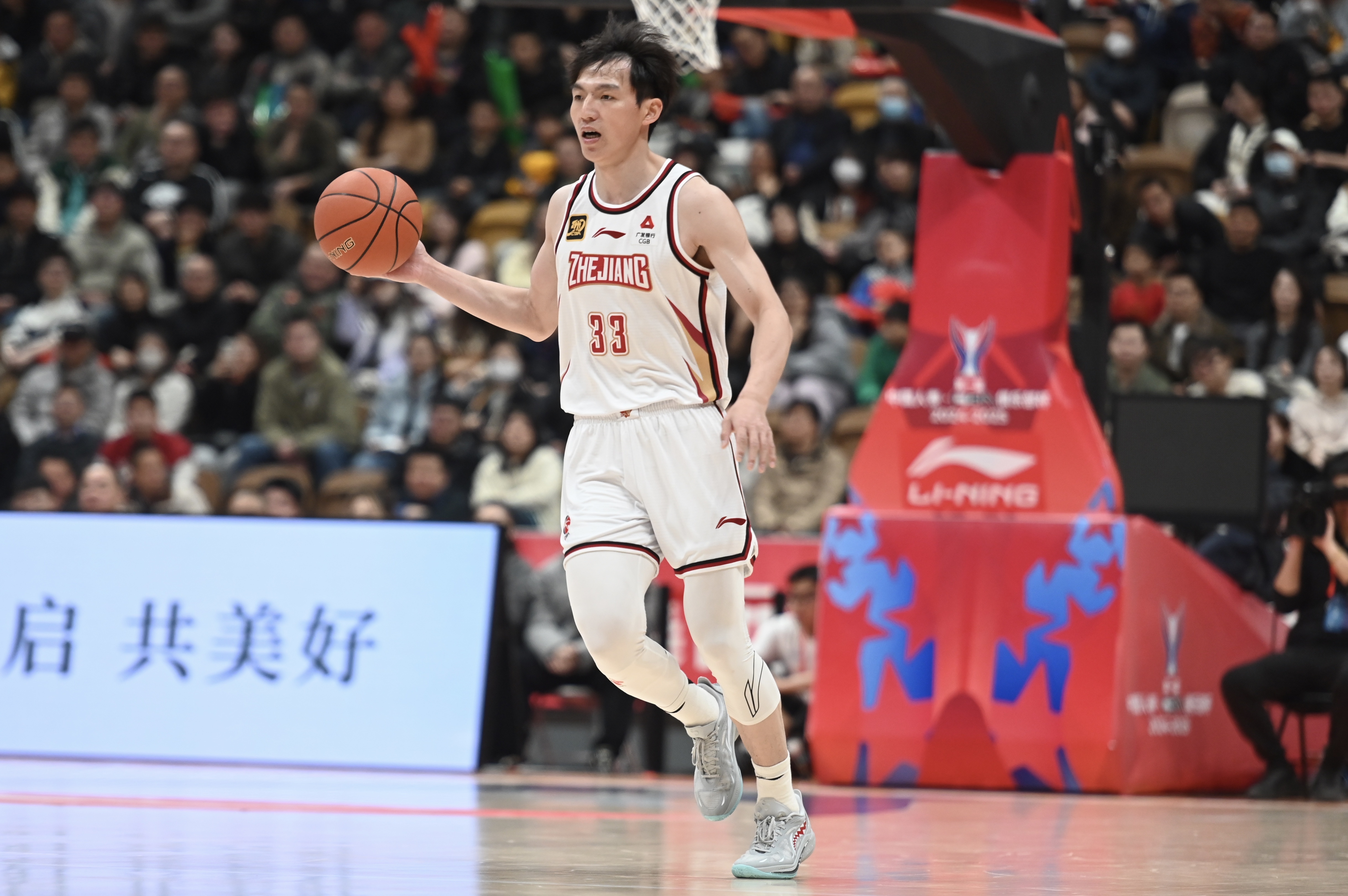雙槍表現不錯！吳前和陸文博均9中5&三分合計15中7合砍30分