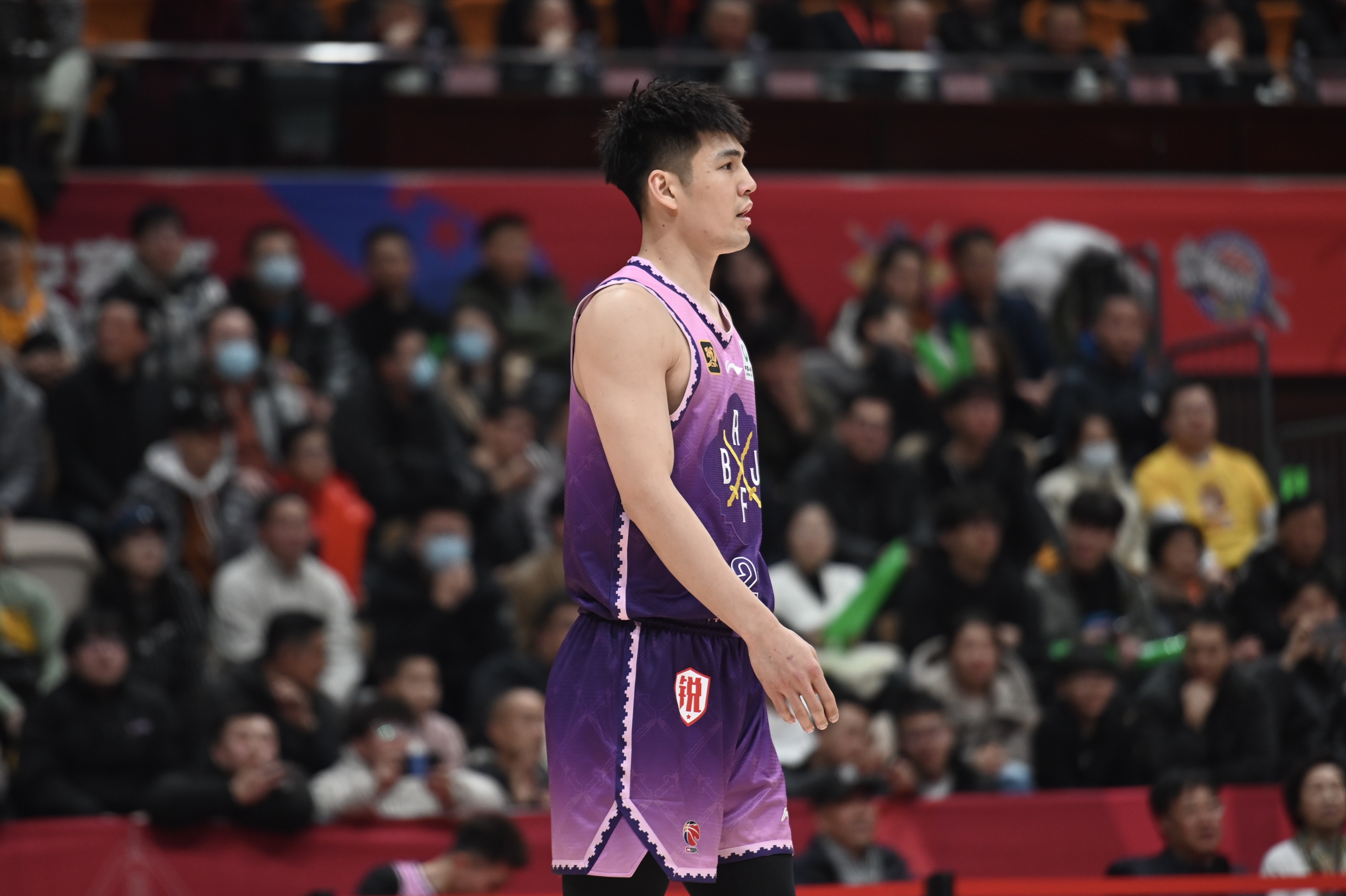 表現(xiàn)可以！陳國豪8中5拿到13分3板1斷